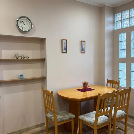 100 éves Ház Apartamento